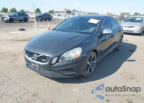 2013 Volvo S60 T6 z USA, uszkodzony, nr VIN YV1902FH2D1229743